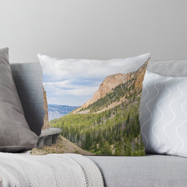 Artikelvorschau, Yellowstone's Golden Gate entworfen und verkauft von Kenneth Keifer.