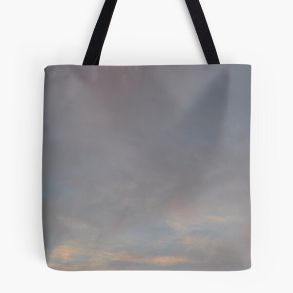 Aperçu de l'œuvre Portrait Pink And Orange Clouds 4 créée et vendue par Robbie Patterson.