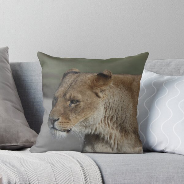 Artikelvorschau, Lion Queen! entworfen und verkauft von JohnBuchanan.