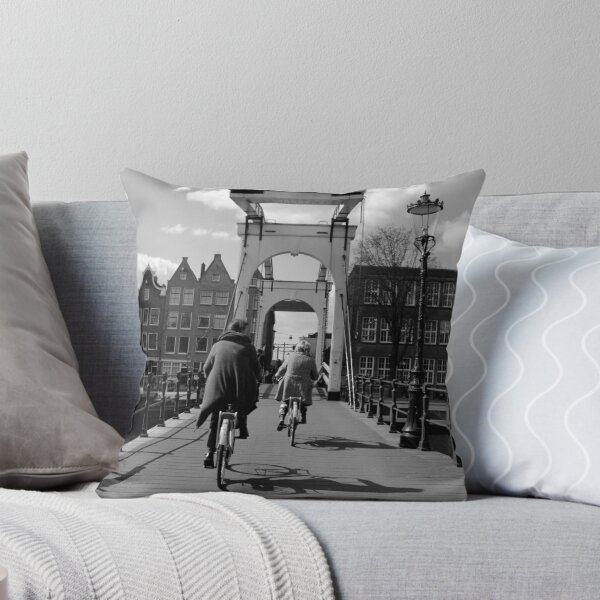 Artikelvorschau, Amsterdam - Cycling over a Bridge entworfen und verkauft von rsangsterkelly.