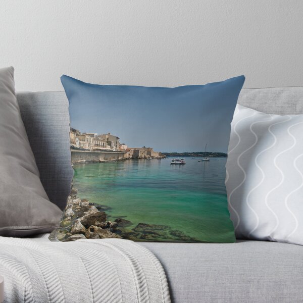 Il lungomare di Ortigia Throw Pillow