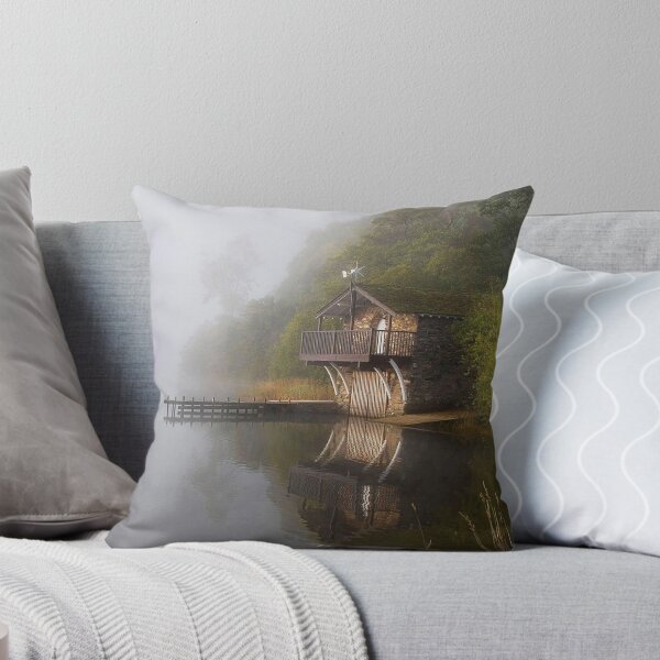 Artikelvorschau, Boathouse in the Mist entworfen und verkauft von Jonnyfez.