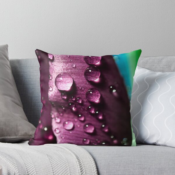 Artikelvorschau, Water Droplets on Tulips entworfen und verkauft von Jukeboxpunk.
