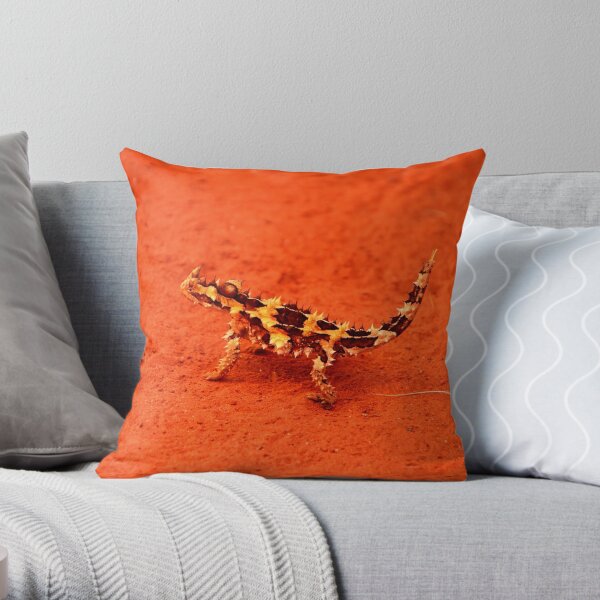 Thorny Devil (Moloch horridus) Throw Pillow