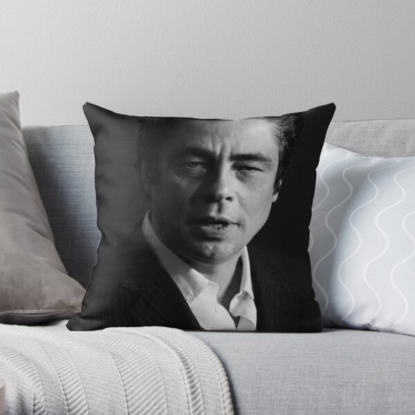 Benicio del Toro - actor Throw Pillow