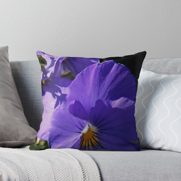 Artikelvorschau, Purple Pansies entworfen und verkauft von Karen Harrison.