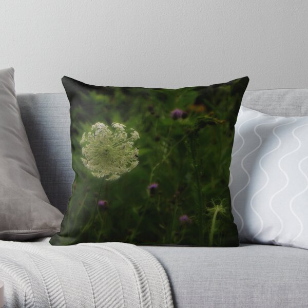 Summer song Throw Pillow