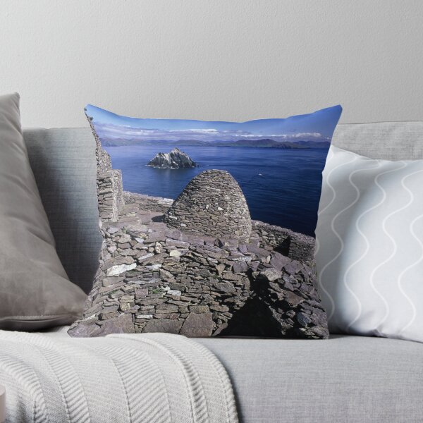 Towards Little Skellig from Skelling Michael Throw Pillow