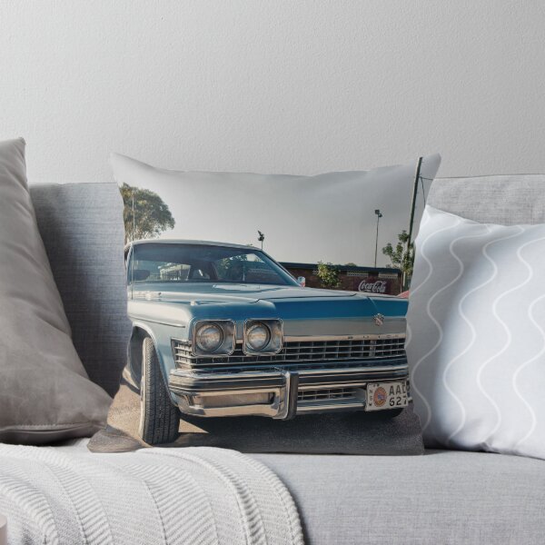 Artikelvorschau, Buick Riviera (1974) entworfen und verkauft von Emily Freeman Photography.