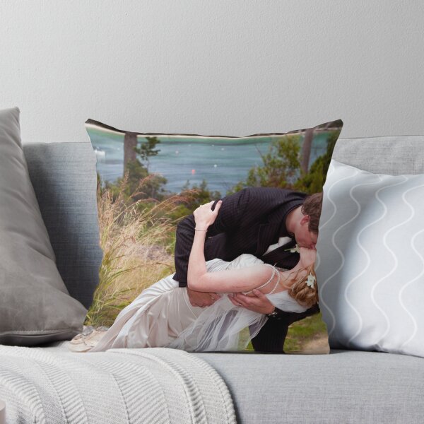 Artikelvorschau, You may kiss the bride entworfen und verkauft von Kathleen Hill.