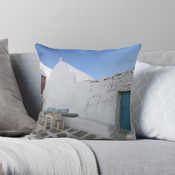 Mykonos- space to relax Throw Pillow