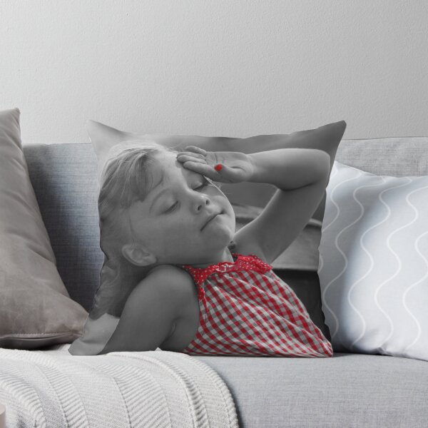 Artikelvorschau, Little Girl In Red entworfen und verkauft von Tina Hailey.
