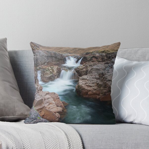 Aperçu de l'œuvre Glen Etive Waterfall créée et vendue par sasshaw.