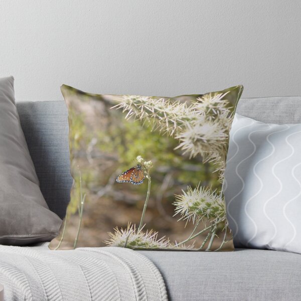 Artikelvorschau, Cactus bloom and butterfly entworfen und verkauft von Carla Nicely.