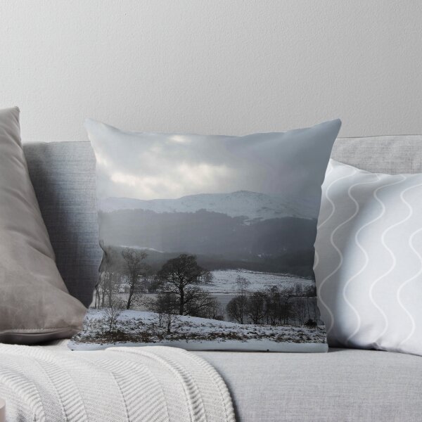 Artikelvorschau, Looking across a wintry Loch Achray in the Trossachs entworfen und verkauft von Pat Millar.