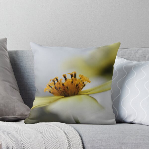 Artikelvorschau, yelow flower and light  entworfen und verkauft von Lavanda.