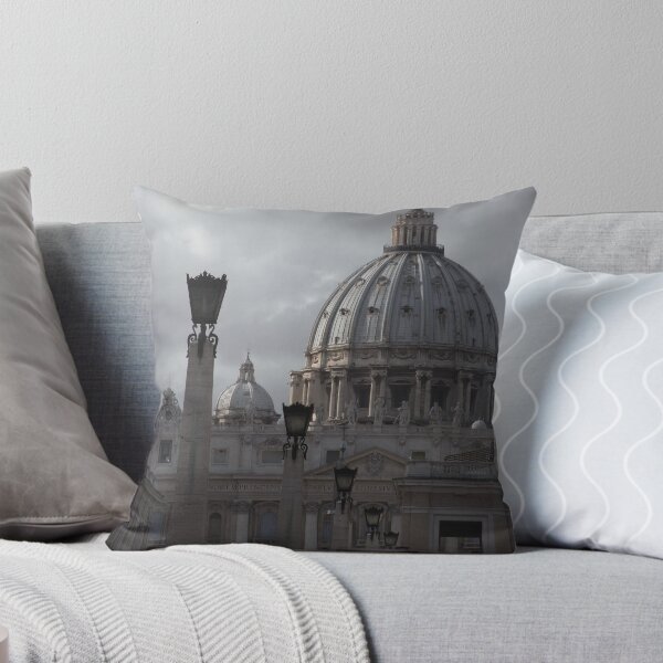Artikelvorschau, Clouds Over St Peters Basilica entworfen und verkauft von Millissa Grace.