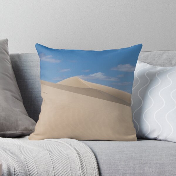 Dune climb Throw Pillow