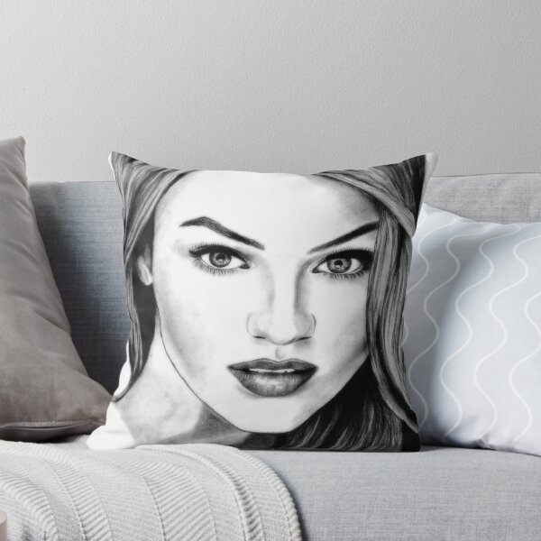 Artikelvorschau, Candice Swanepoel Sketch entworfen und verkauft von Tiffany Taimoorazy.