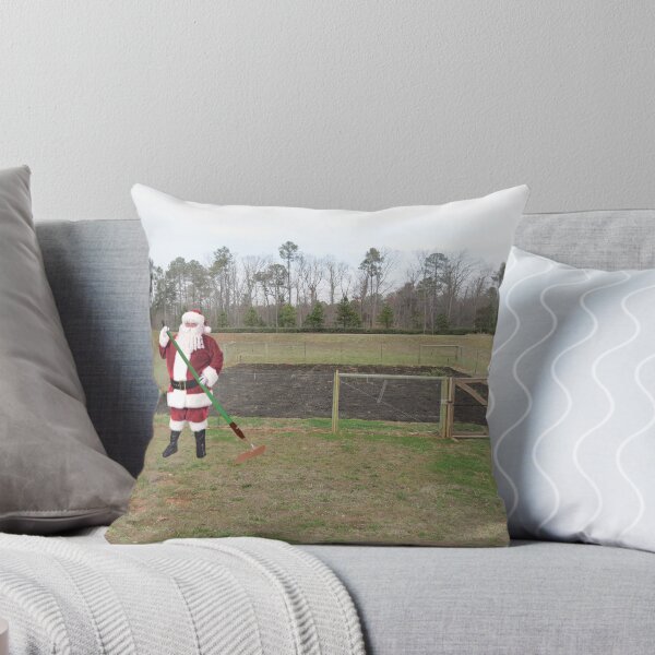 Artikelvorschau, Santa hated the off-season, when it was Mrs. Claus’ turn to shout ‘Hoe hoe hoe!’ entworfen und verkauft von Susan Littlefield.