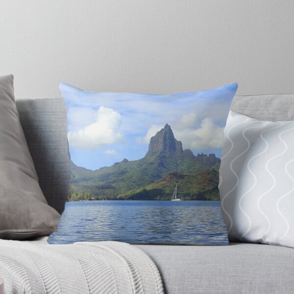 Artikelvorschau, Moorea Island Peaks entworfen und verkauft von Honor Kyne.