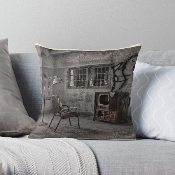 No Reception Throw Pillow