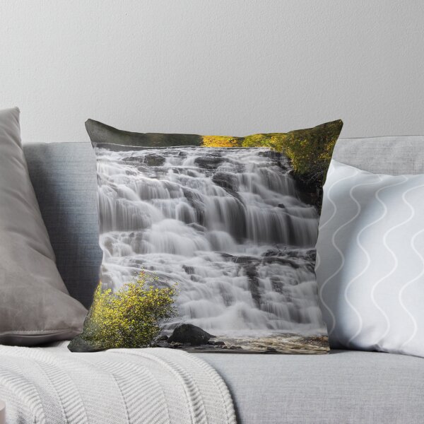 Artikelvorschau, Bond Falls Cascade entworfen und verkauft von Kenneth Keifer.