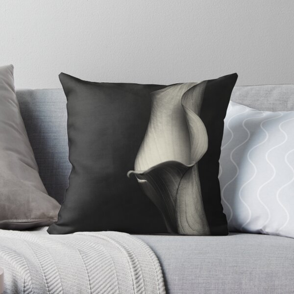 Calla III Throw Pillow