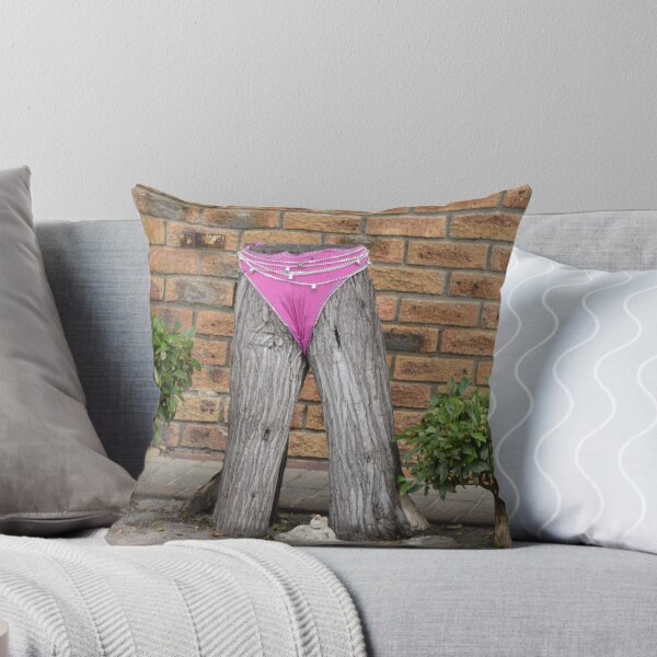 Artikelvorschau, Shy tree trunk! entworfen und verkauft von Pieta Pieterse.
