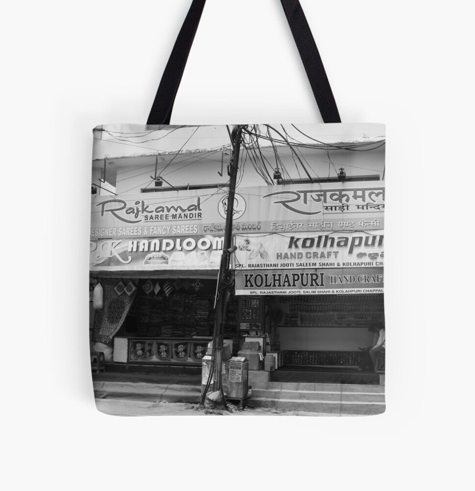 Canvas Handbag at best price in Kolhapur by Aastha Imports | ID: 9939873873