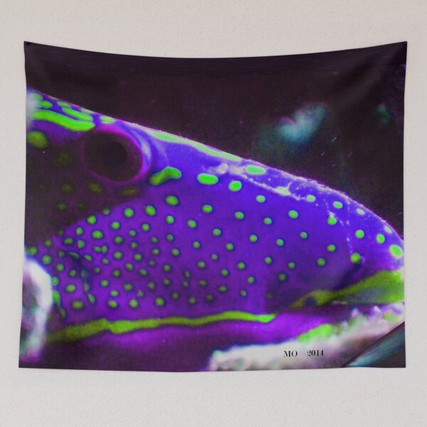 Aperçu de l'œuvre PURPLE MAGIC FISH with green lips créée et vendue par Maureen Zaharie.