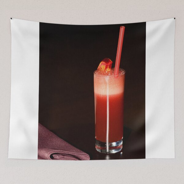 Aperçu de l'œuvre Tall glass of red sherbet with napkin créée et vendue par Nick Dale Photography.
