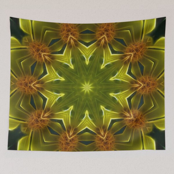 Aperçu de l'œuvre Yellow Wildflower Kaleidoscope créée et vendue par bloomingvine.