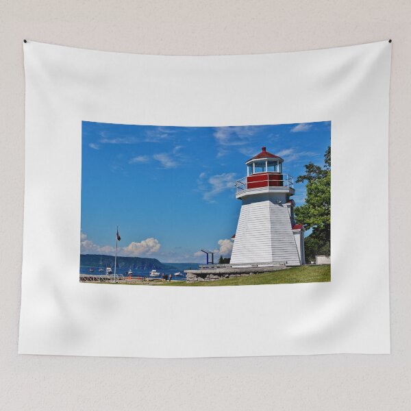 Aperçu de l'œuvre Renforth Lighthouse in Summer créée et vendue par Kathleen Daley.