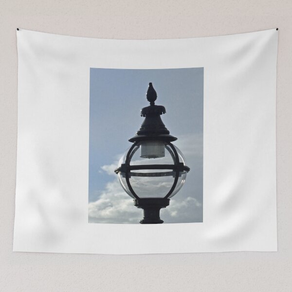 Aperçu de l'œuvre Cloudy Lamp...........Lyme Regis. Dorset UK créée et vendue par lynn carter.