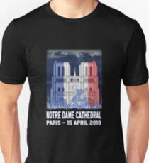 Notre Dame Cathedral in Paris on fire 15th april 2019 T-Shirt French Cathedral Slim Fit T-Shirt