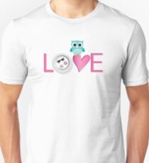 Love Owl with charm Unisex T-Shirt