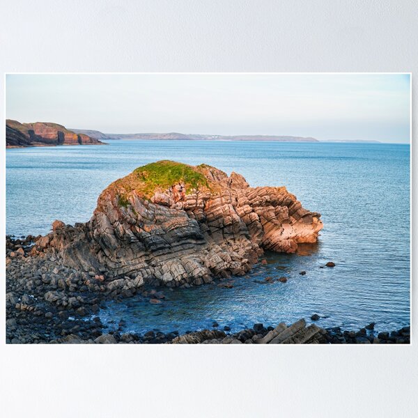 Artikelvorschau, Stackpole Quay - Der große Felsen - Küstenlandschaft entworfen und verkauft von Harmony Of The Mind.
