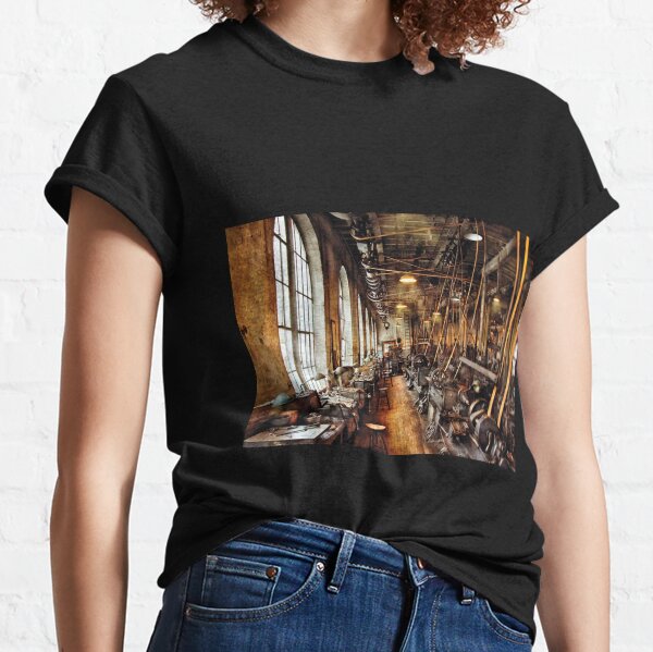 Machinist - Machine Shop Circa 1900's Classic T-Shirt