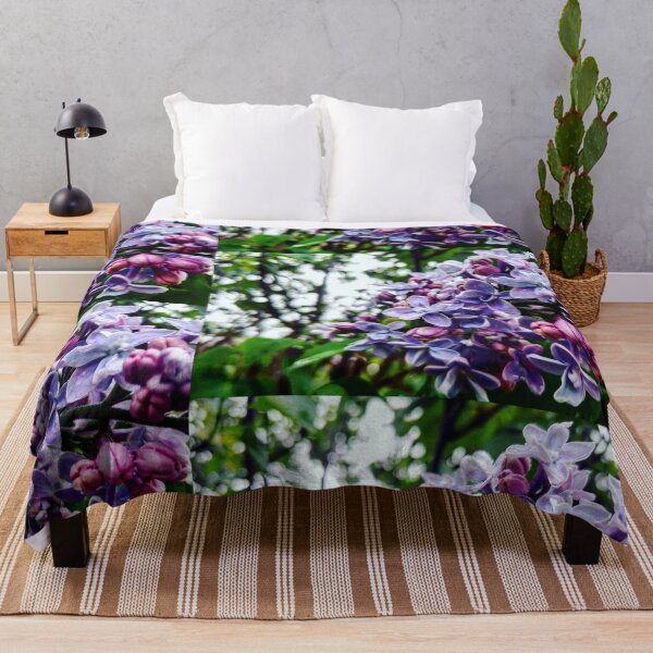 Aperçu de l'œuvre Lilac Pourpre créée et vendue par silviasunflower.
