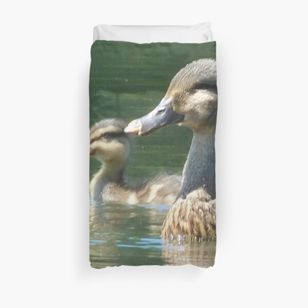 Mother Duck with Duckling 138 Duvet Cover
