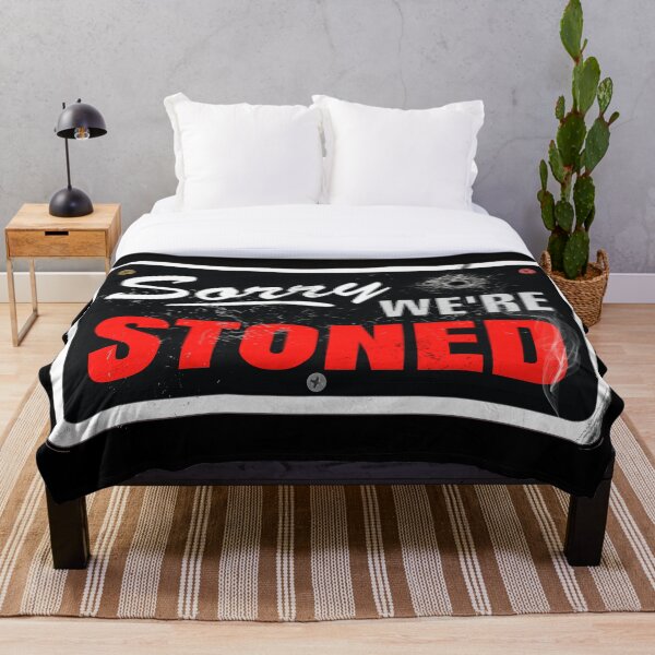 Artikelvorschau, Entschuldigung, wir sind Stoned Sign | Lustiges Marihuana-Topf-Design entworfen und verkauft von NeoMundo.