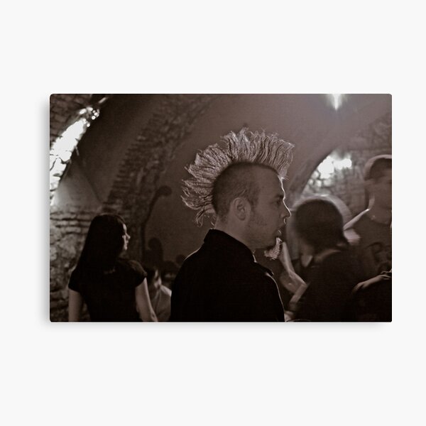 Clubbing & Sex Pistols . by Brown Sugar . Views (307) thank yoy friends !!! Canvas Print