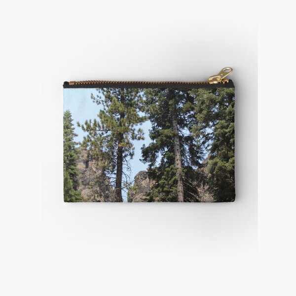 Aperçu de l'œuvre Dans les arbres créée et vendue par Emily Hermann.