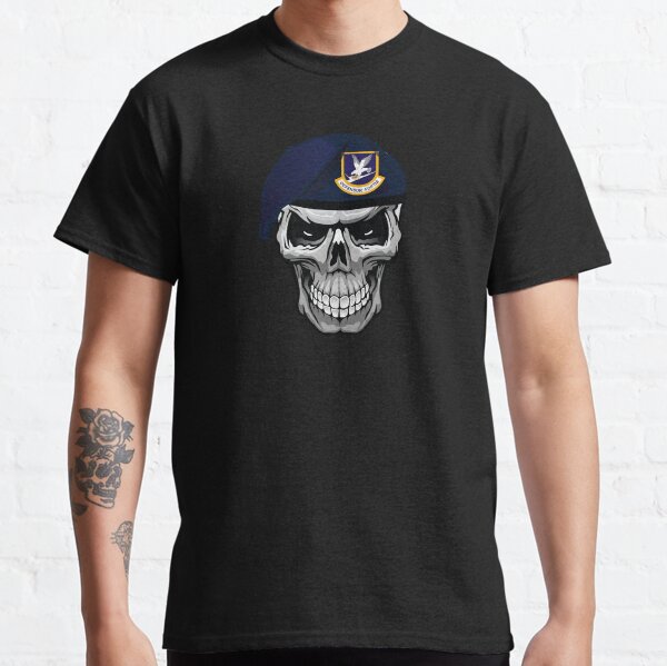 Fuerzas de seguridad Defender Skull Beret Camiseta clásica