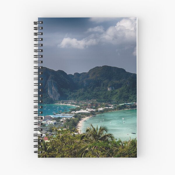 Artikelvorschau, Beeindruckende Aussicht auf die Insel Phi Phi entworfen und verkauft von Ruski.