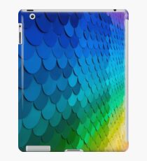 Blaue skalierte Regenbogen-Kunst iPad-Hülle & Klebefolie