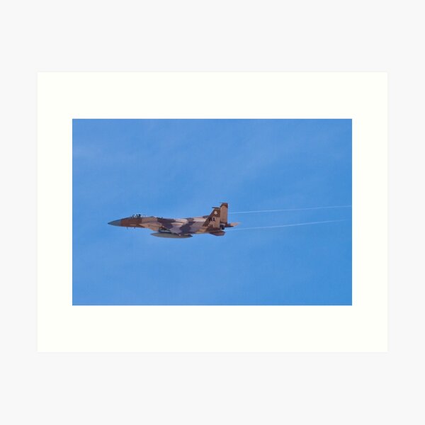 Aperçu de l'œuvre F-15 Strike Eagle creating vapor trails créée et vendue par Henry Plumley.