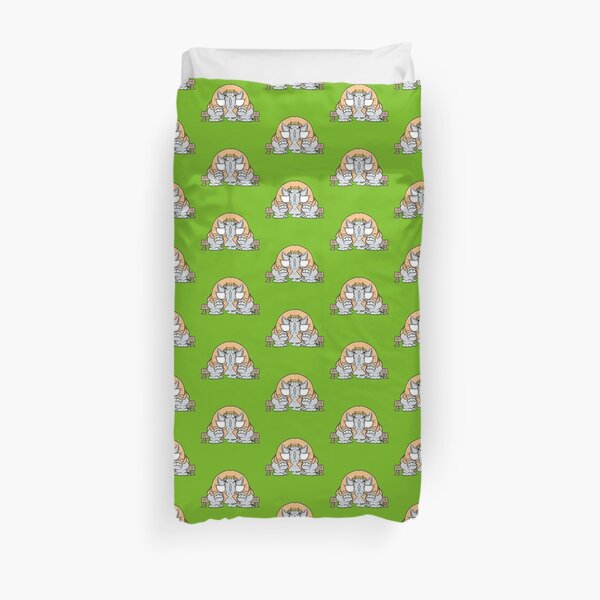 Erik the phant that want to be the king Duvet Cover