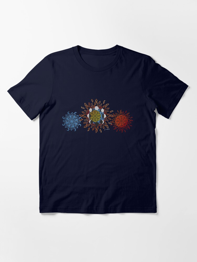 Imagen 3 de 7, Camiseta esencial con la obra Mandala sol y luna, diseñada y vendida por Yruslex.